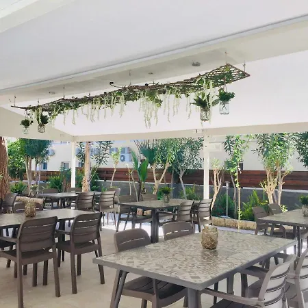 Tasiana Star Complex Apartahotel 2*