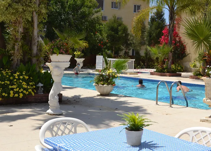 Tasiana Star Complex Lägenhetshotell Limassol