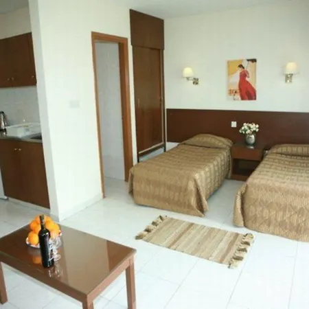 Tasiana Star Complex ليماسول