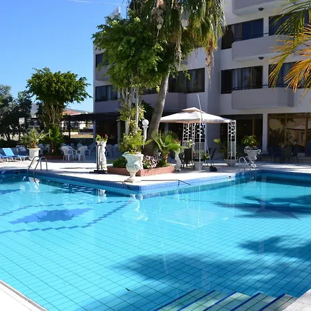 Tasiana Star Complex 3*